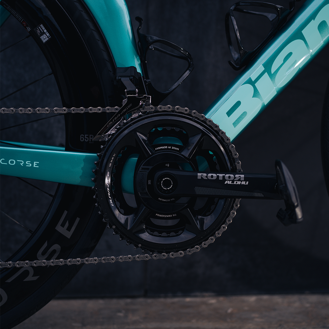 Andrew Budge demonstrating 165 mm crank swap during bike fit in Perth